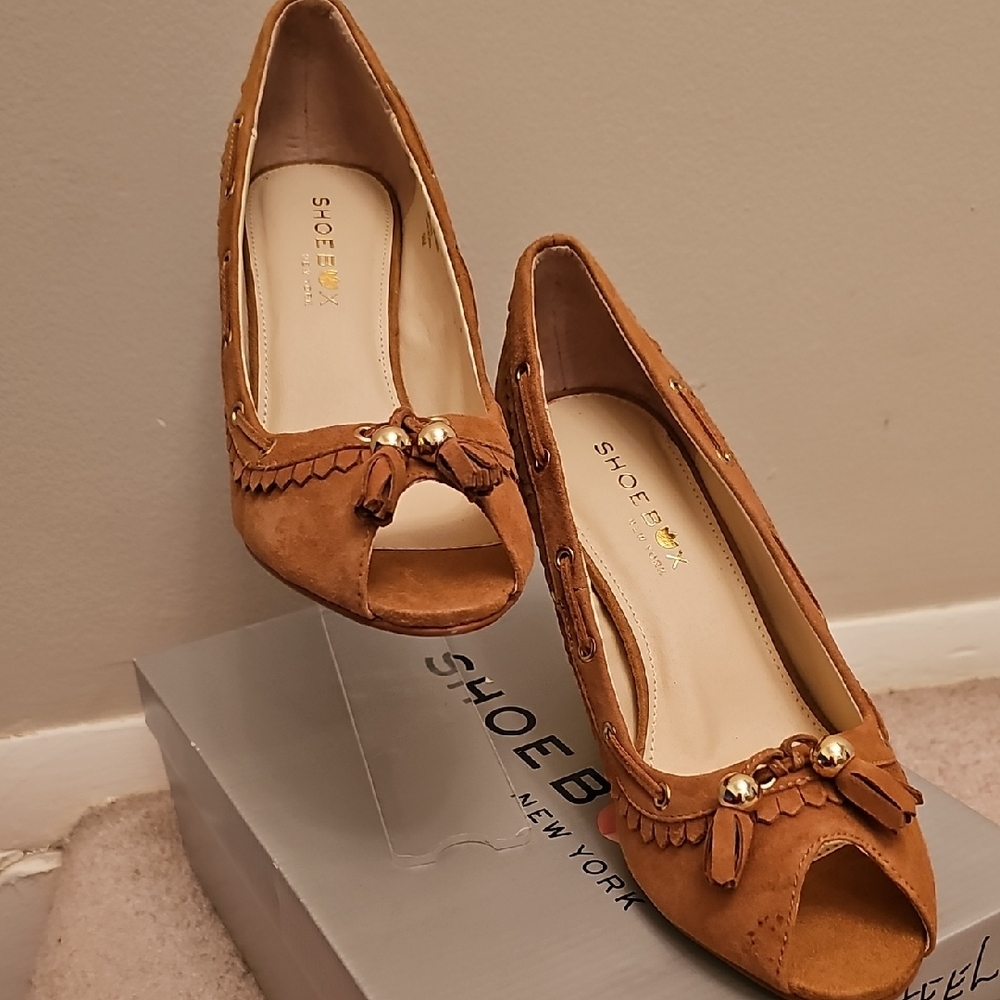 Shoebox Women's Tan Cognac Suede Moccasin Peep-Toe Heels